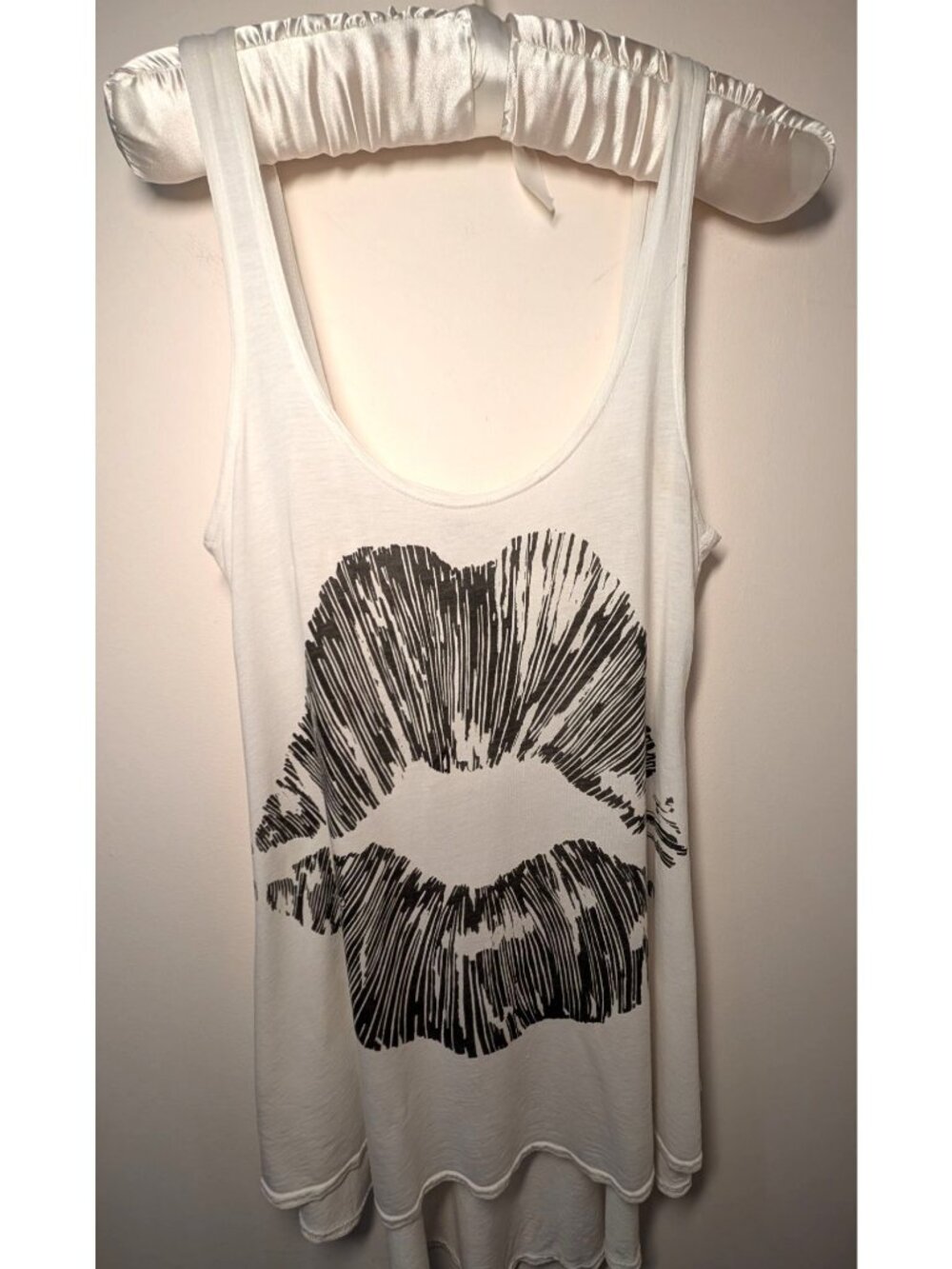 Lauren Moshi Beverly Hills Swing Tank Top, White with Black Lips, Size Small